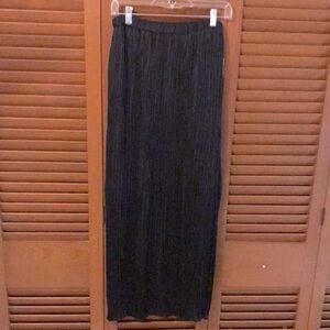 < NWT Coldwater Creek Crinkle Pleat Sided Slit Black Pull Maxi Skirt - M